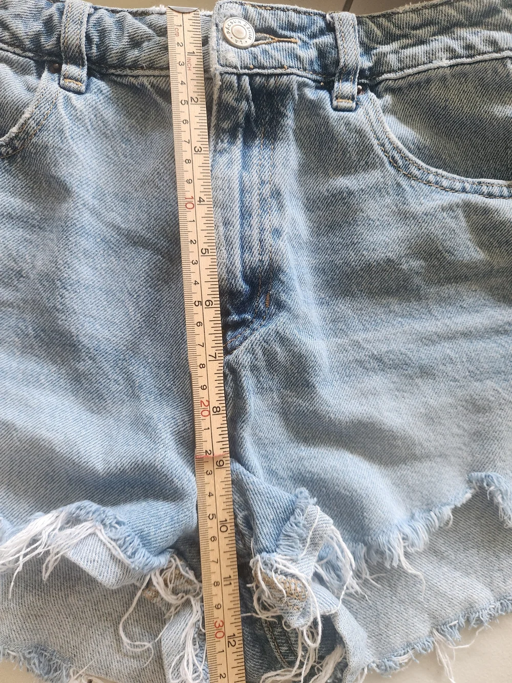PacSun High Rise Distressed Denim Shorts Y2K Style Light Wash Approx 28 Waist